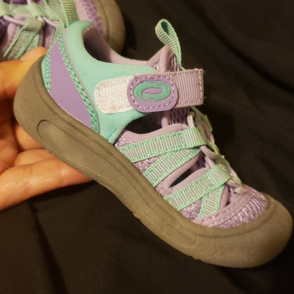 Kid Shoes - Picture 2 of 7